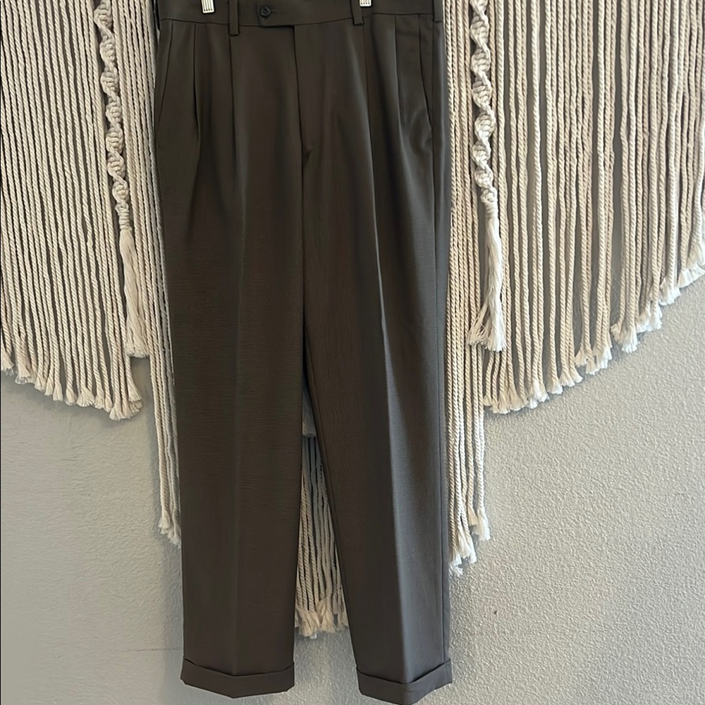 Men's AXIST Classic Tan / Black Pants SZ 32 NWOT